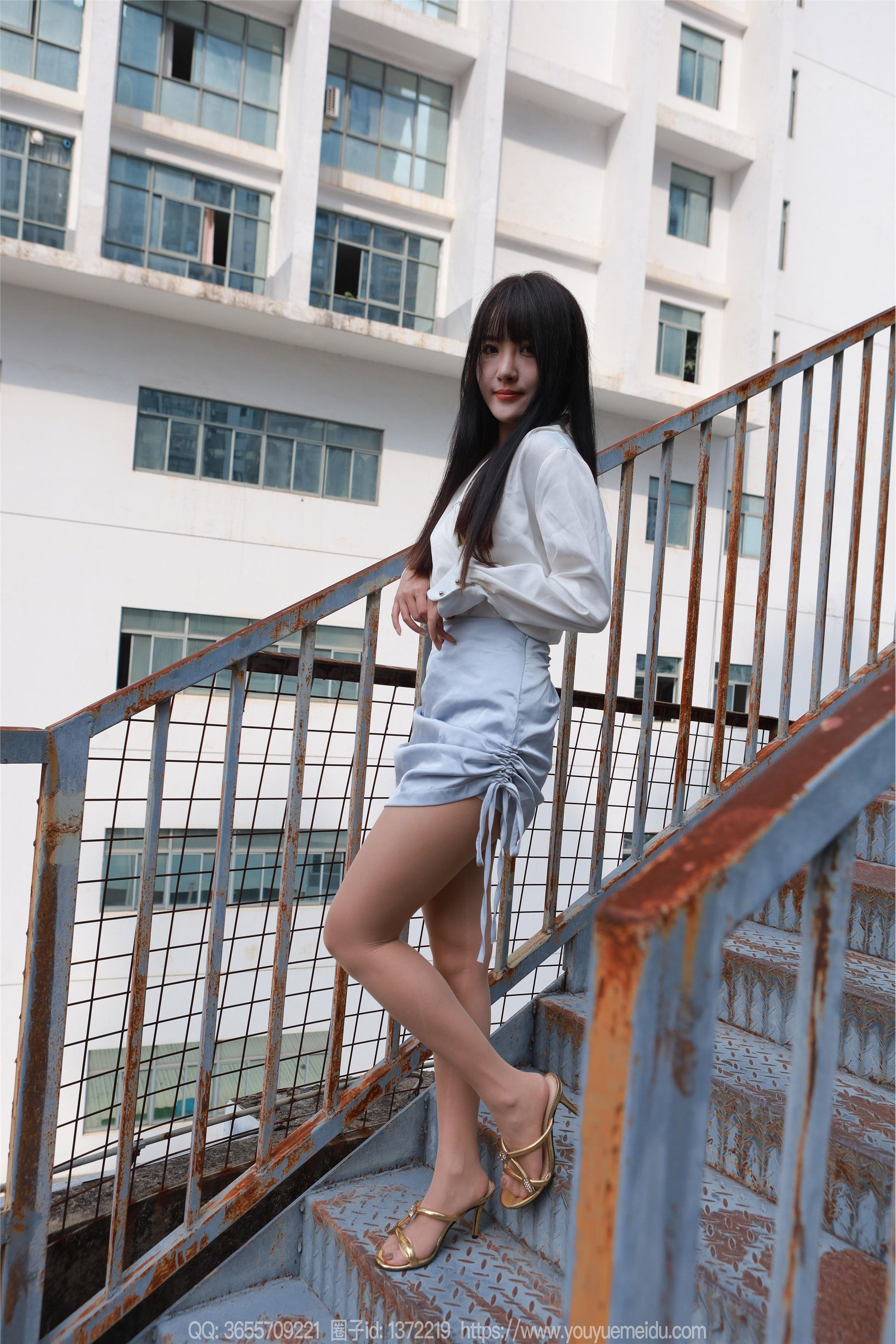 IESS异思趣向  2024.11.08 丝享家 1893 婉萍《蓝色短裙（上）》